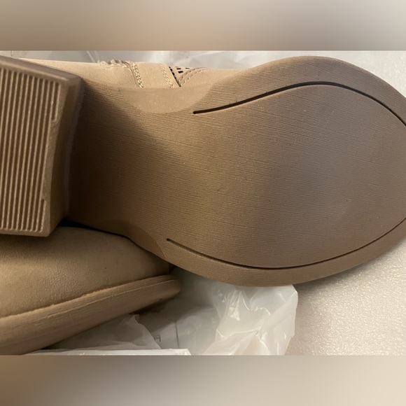 Torrid ankle boots (oatmeal) size 10W NWT - Picture 8 of 8